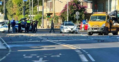 Incidente A Cagliari Auto Si Ribalta Morti Quattro Ragazzi Tra I E