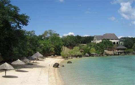 luxury lodges camps  mozambique africa white blancmange