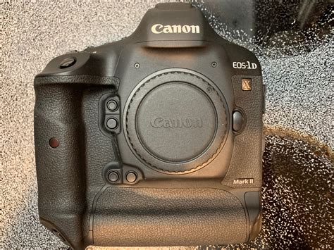 Withdrawn: Canon 1DX Mark ii with 256gb CFast 2.0 Card + Reader (less