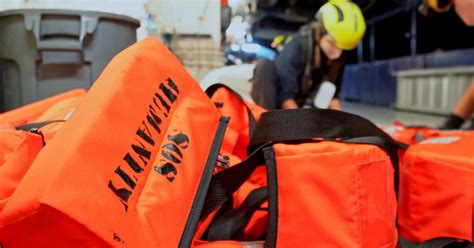 Al Porto Di Catania La Nave Della Ong Tedesca Sos Humanity Con 186