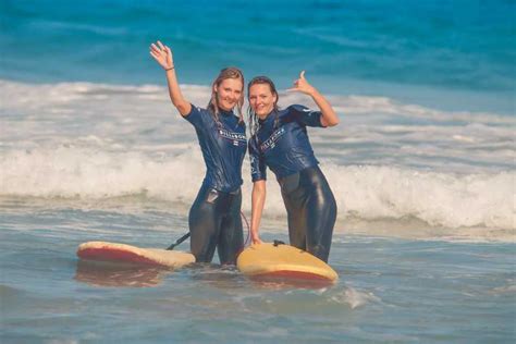 Aprende A Surfear En Las Playas De Arena Blanca Del Sur De