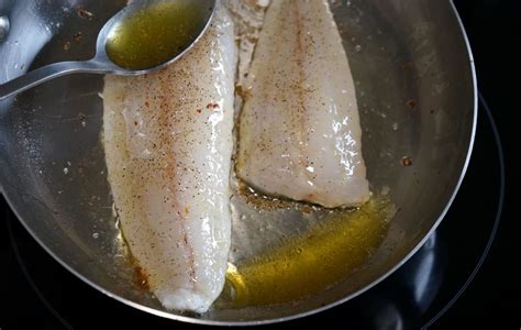 Filets de turbot sautés au beurre et poivre de Sichuan Recette par