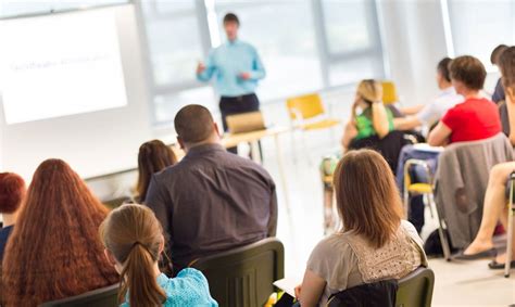 Charlas Y Talleres En El CADH Elucabista