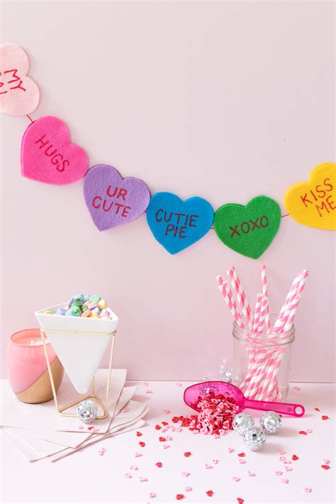 DIY Felt Conversation Heart Banner for Valentine's Day | Club Crafted