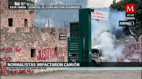 Normalistas De Ayotzinapa Impactan Cami N Contra La Zona Militar