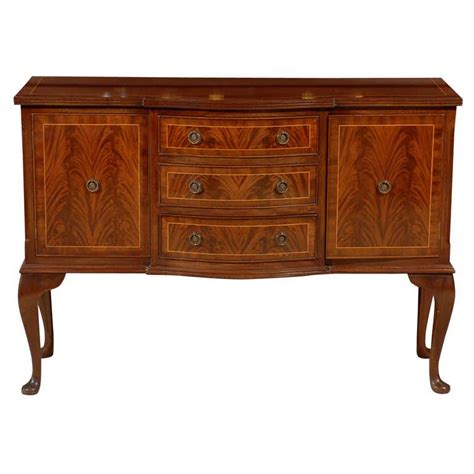 Queen Anne Style Sideboard At 1stdibs Queen Anne Sideboard Queen