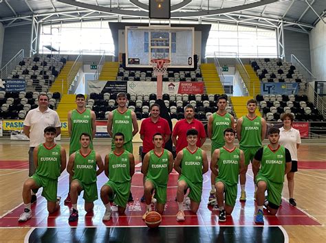 SELECCION JUNIOR MASCULINA EN OVAR Federación Vasca de Baloncesto