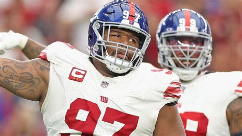 Giants Restructure Pro Bowl Dt Dexter Lawrences Contract To Create 75 Million In Cap Room