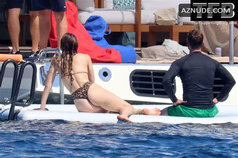 Jessica Biel Sexy Seen Flaunting Her Hot Bikini Body On A Yacht In Italy Aznude