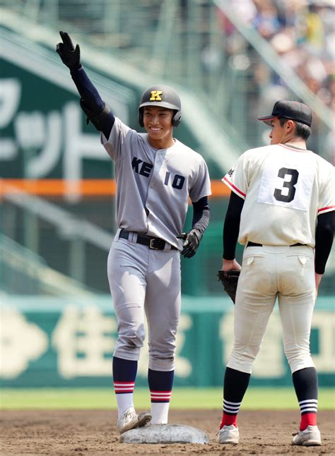 【甲子園】慶応2年生エース小宅雅己が「必笑」胸に初完封で決勝へ「笑った方が守備も楽になる」 高校野球夏の甲子園写真ニュース 日刊スポーツ