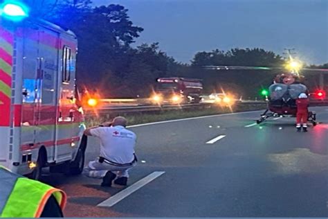 Unfall nahe Speyer Kleinbus verursacht Crash mit Biker Fahrer fährt