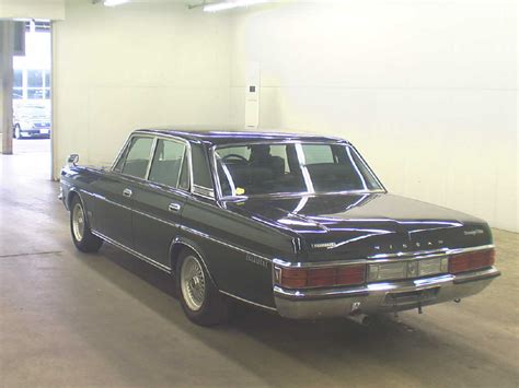автомобиль Nissan President