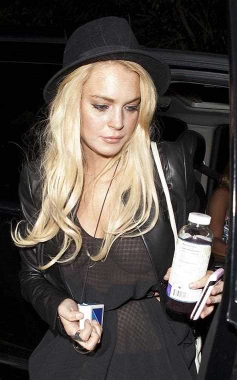 Lindsay Lohan Very Sexy And Hot Nipple Slip And Upskirt Paparazzi Photos Porn Pictures XXX
