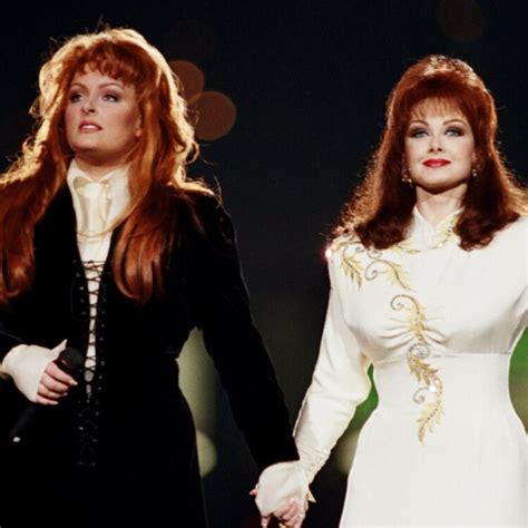 9 Hot Sexy New Wynonna Judd Bikini Pics