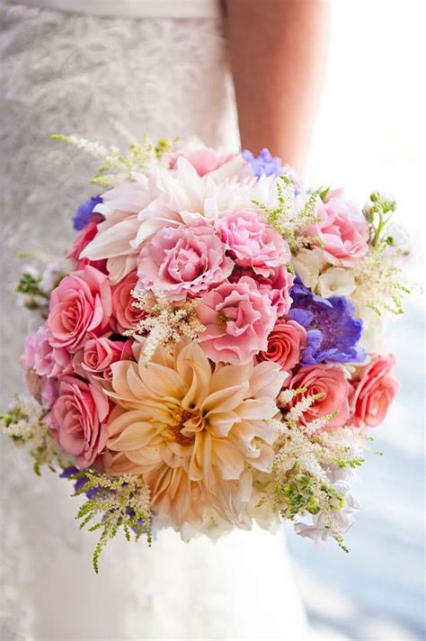 12 Stunning Wedding Bouquets Part 16 Belle The Magazine Spring