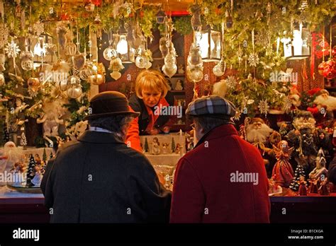 Nuremberg christmas market ornaments hi-res stock photography and ...