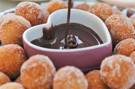 Bolinho De Chuva Calda De Brigadeiro