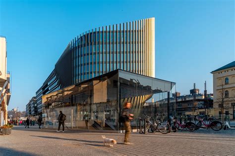 Entrances to the metro at Masaryk Station have a new look | News ...