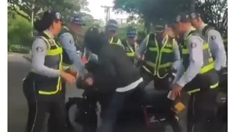 Motociclista Habría Intentado Atropellar A Varios Agentes De Tránsito En Cali Tras Ser Detenido