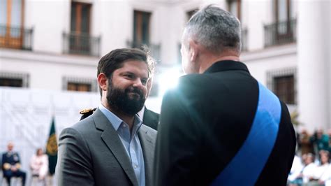 S E El Presidente De La Rep Blica Gabriel Boric Font Impone