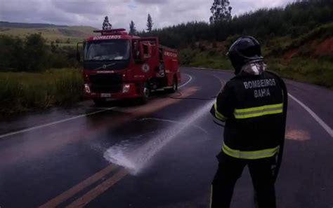 Perigo na BR 101 Óleo derramado na pista quase provoca acidente