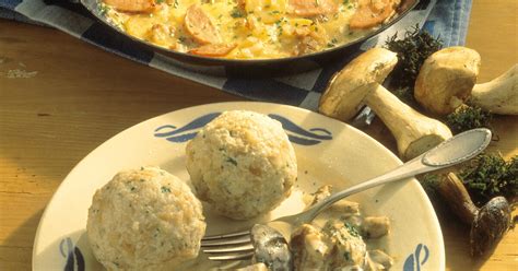 Semmelknödel mit Pilzen - einfach & lecker | DasKochrezept.de