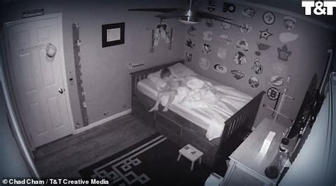 New Jersey Mom Stealthily Leaves Her Sons Room To Avoid Waking Him Daily Mail Online