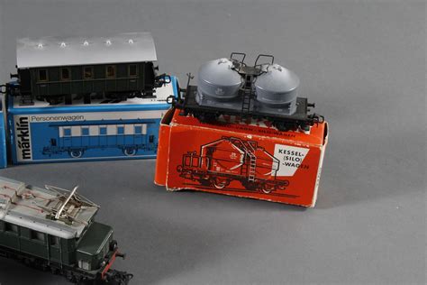 2 Märklin Loks mit 4 Waggons Badisches Auktionshaus