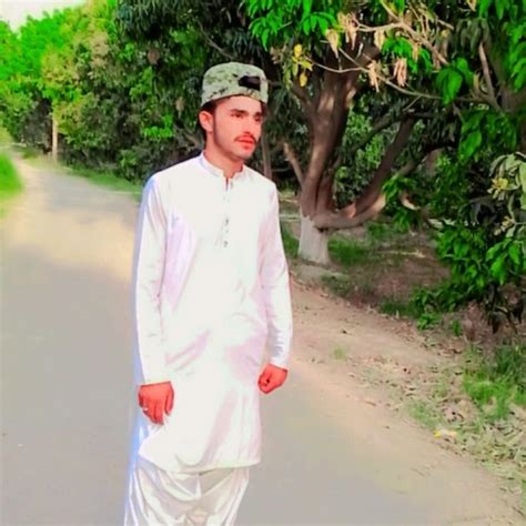 Naeem Khan YouTube