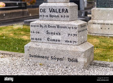 Grave of Eamon De Valera in Glasnevin Cemetery, Dublin, Ireland Stock ...