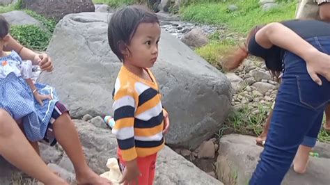 Habis Mandi Di Sungai Youtube