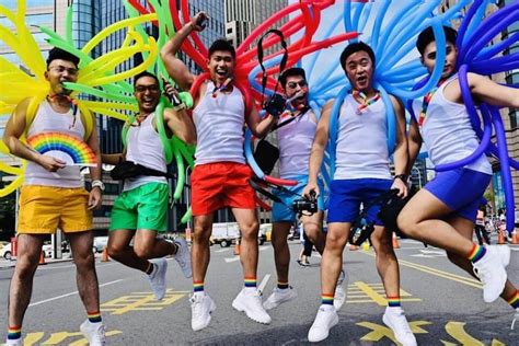 Taiwan celebra il suo ventesimo Pride ma lombra della Cina è sempre più minacciosa Gay it