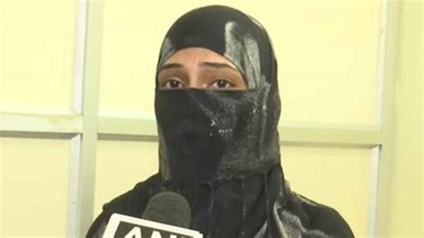 Hyderabad Woman Given Triple Talaq By Husband For Having Crooked Teeth Andhra Pradesh News