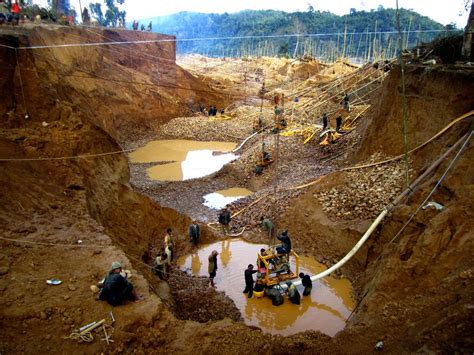 Nigeria Loses 100kg Of Gold Daily To Illegal Miners Fayemi