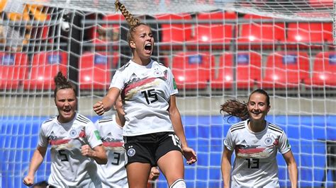 Giulia Gwinn Germany Teenager Scores Brilliant Winner On Womens World