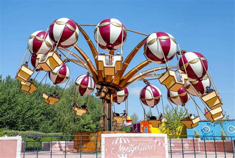 Les Montgolfi Res Kingoland Parc D Attractions Bretagne Le Grand Parc