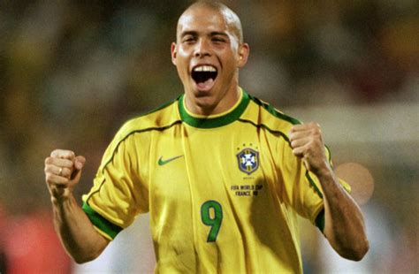 Ronaldo Lu S Naz Rio De Lima The Brazilian Phenomenon Soccer Wizdom