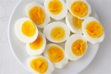 how long to keep hard boiled eggs in refrig