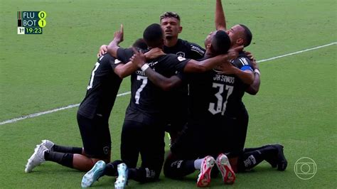 Bolão do Cartola Botafogo venceu últimos três jogos contra o Flu veja