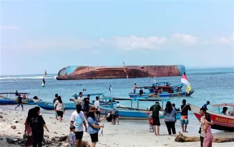 Untuk Menarik Pencinta Snorkeling Bangkai Kapal Dan Mobil Odong Odong