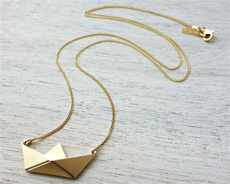 Collier bateau origami Bateau papier Odette et lulu Bijoux géométriques