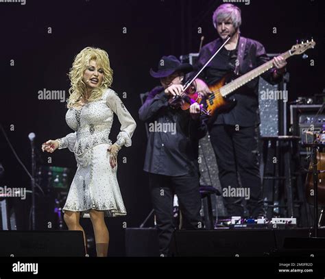 Dolly Parton Performing During A Concert At The Forum Copenhagen In