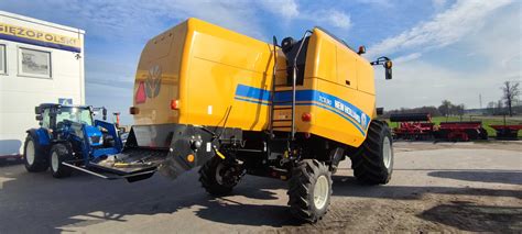 Kombajn zbożowy New Holland TC5 90 rok 2024 dostępność w czerwcu