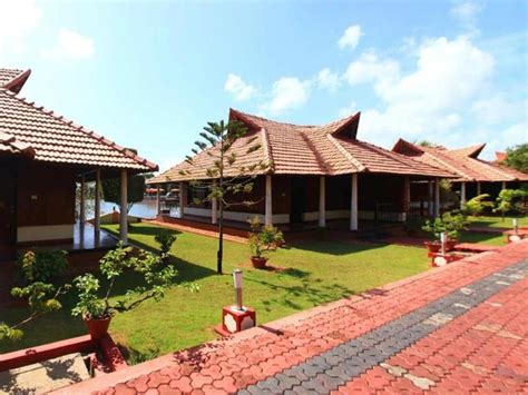 Sterling Lake Palace Alleppey, Alleppey | 2023 Updated Prices, Deals