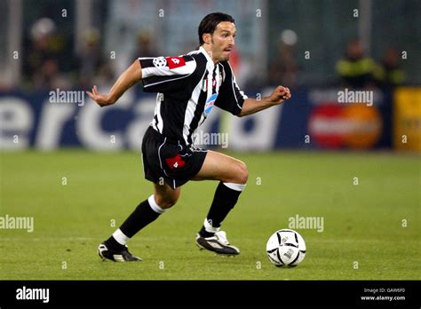 Gianluca Zambrotta Juventus Hi Res Stock Photography And Images Alamy