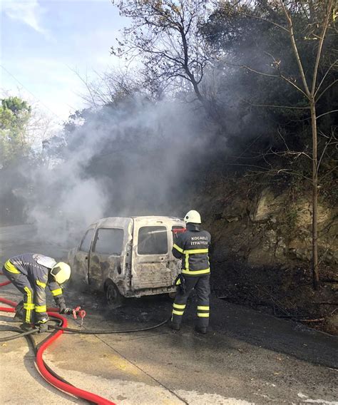 Karamürsel de seyir halindeki hafif ticari araç yandı Haberler