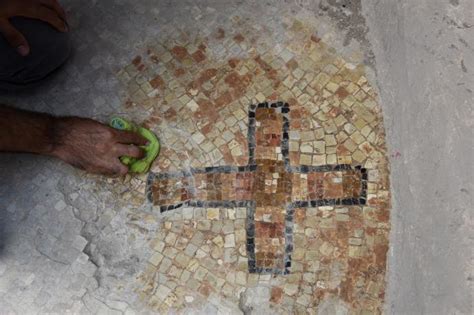 Israeli archaeologists may have found fabled Maccabees tomb