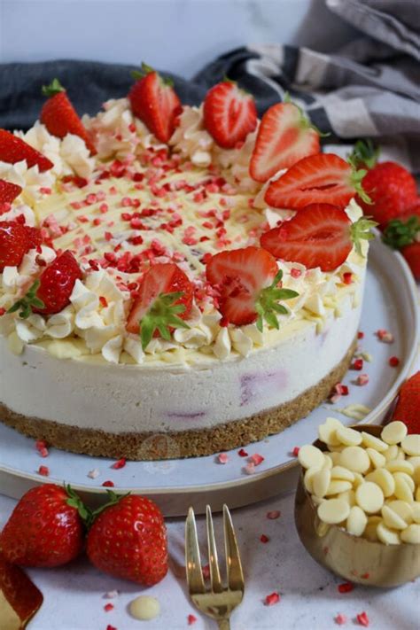 No Bake White Chocolate And Strawberry Cheesecake Janes Patisserie