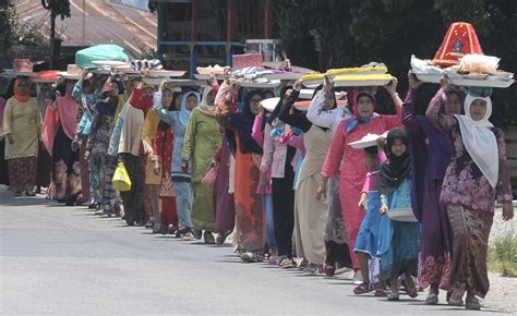 Bundo Kanduang Terbitkan 206 Buku Pakaian Adat Perempuan Minangkabau