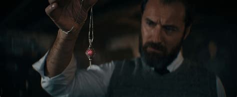 Wb Defends Cutting Seconds From Fantastic Beasts To Make It Not Gay